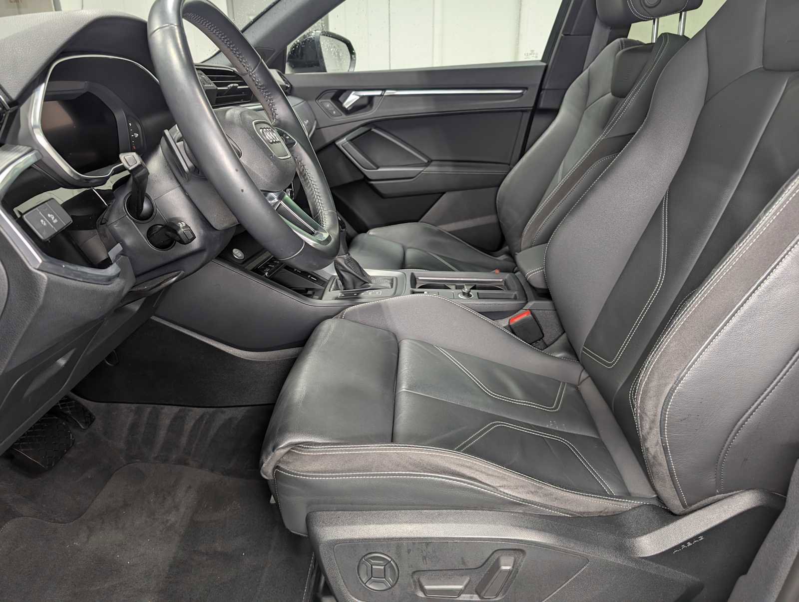 Used 2020 Audi Q3 2.0T Premium Plus image 4