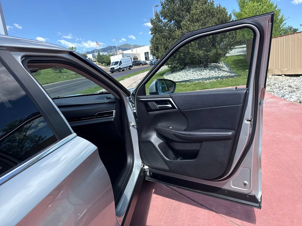 Used 2024 Mitsubishi Outlander SE AWD/4WD image 28