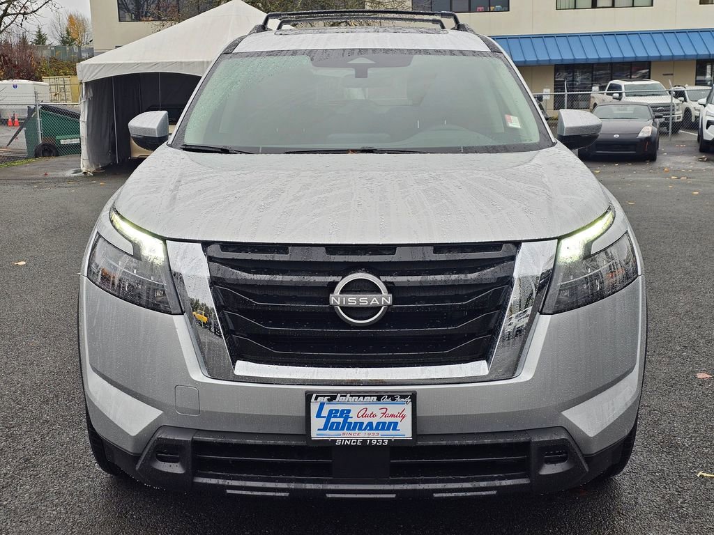 New 2025 Nissan Pathfinder SV w/ SV Premium Package image 2