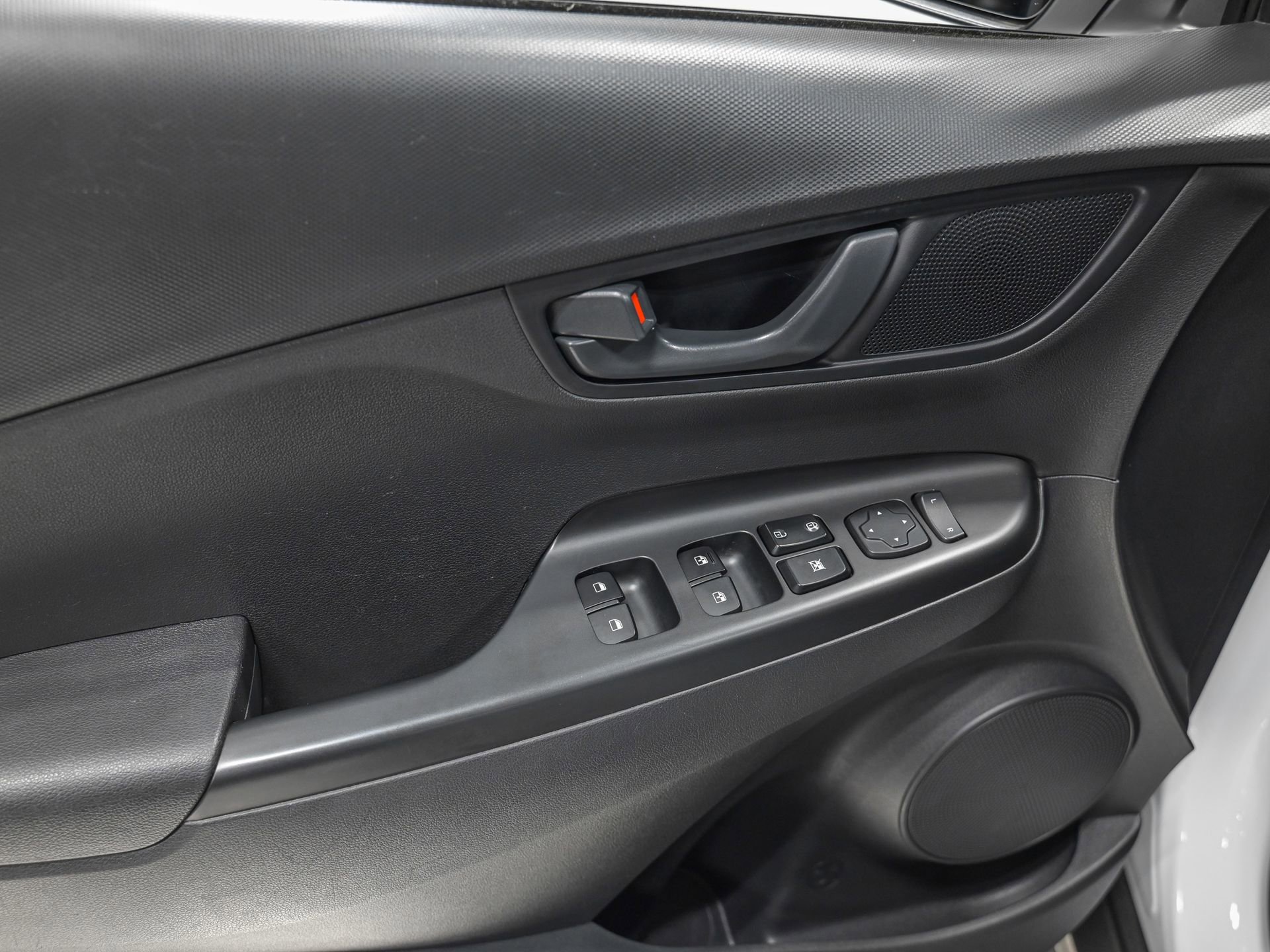 Used 2023 Hyundai Kona SEL AWD/4WD image 15