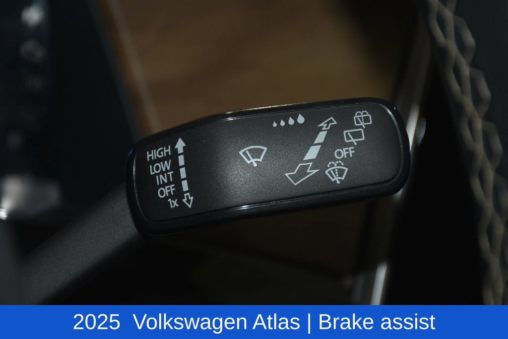 Used 2025 Volkswagen Atlas SE FWD image 13