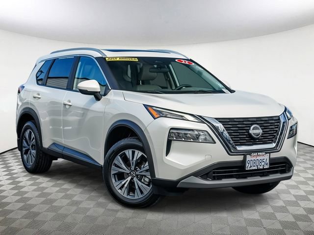 Used 2022 Nissan Rogue SV w/ SV Premium Package image 2
