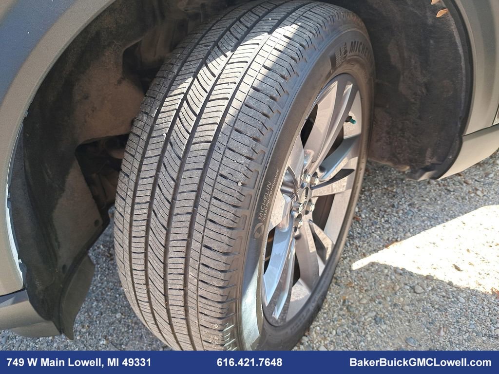 Used 2022 Ford Explorer XLT w/ XLT Sport Appearance Package image 35