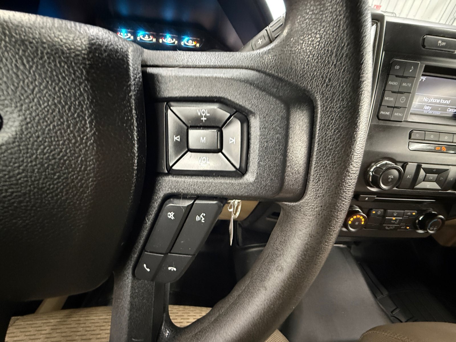 Used 2015 Ford F150 XLT AWD/4WD image 18