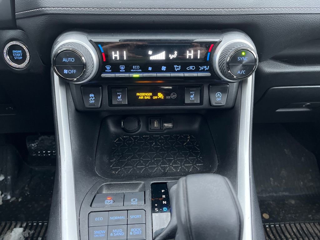 Used 2022 Toyota RAV4 XLE image 18