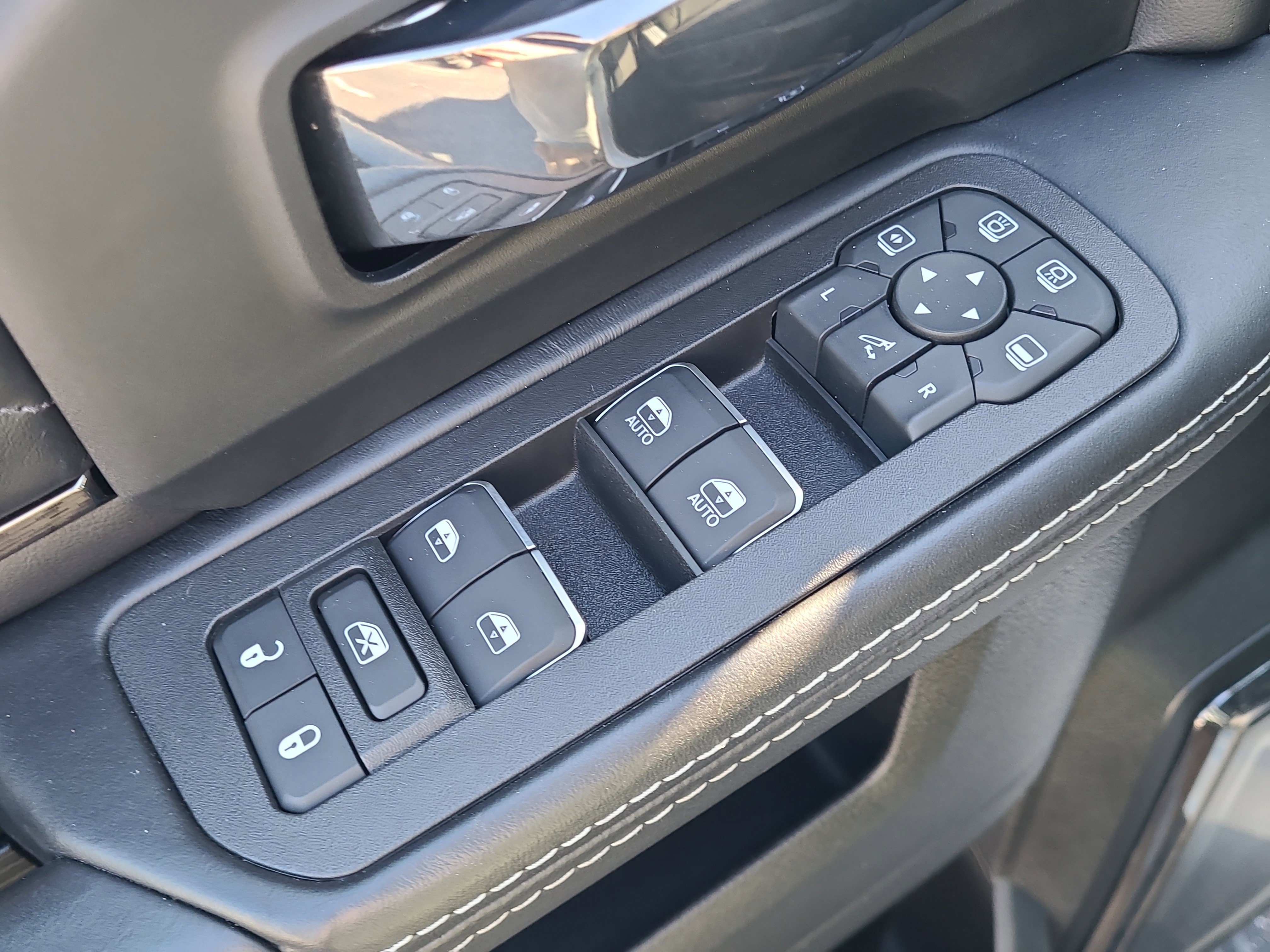 Used 2025 RAM 3500 Limited image 21