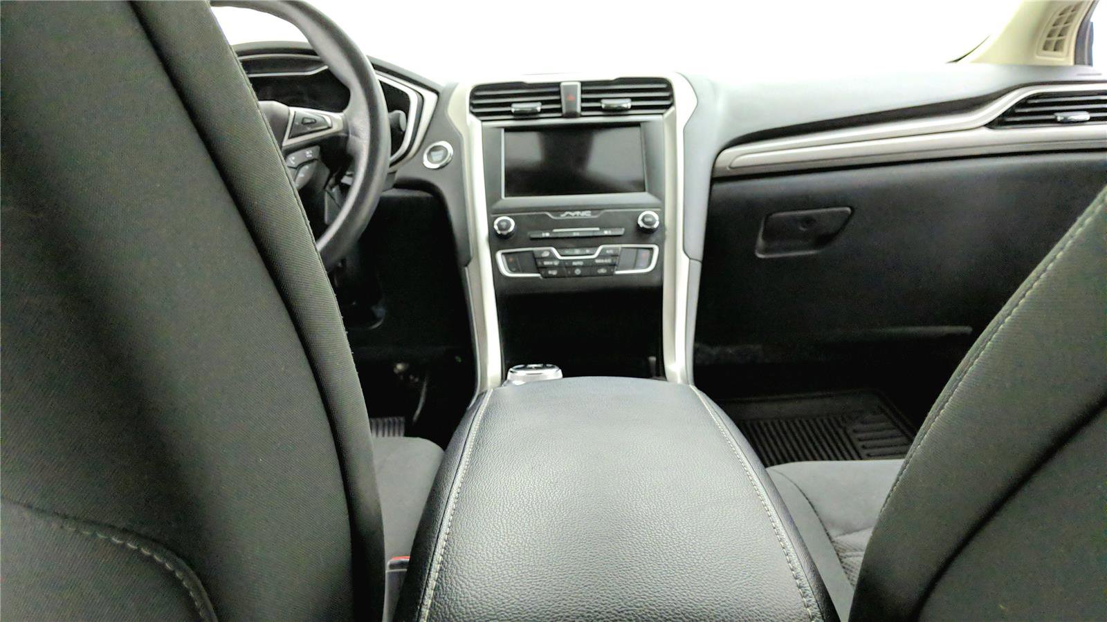 Used 2020 Ford Fusion SE image 19