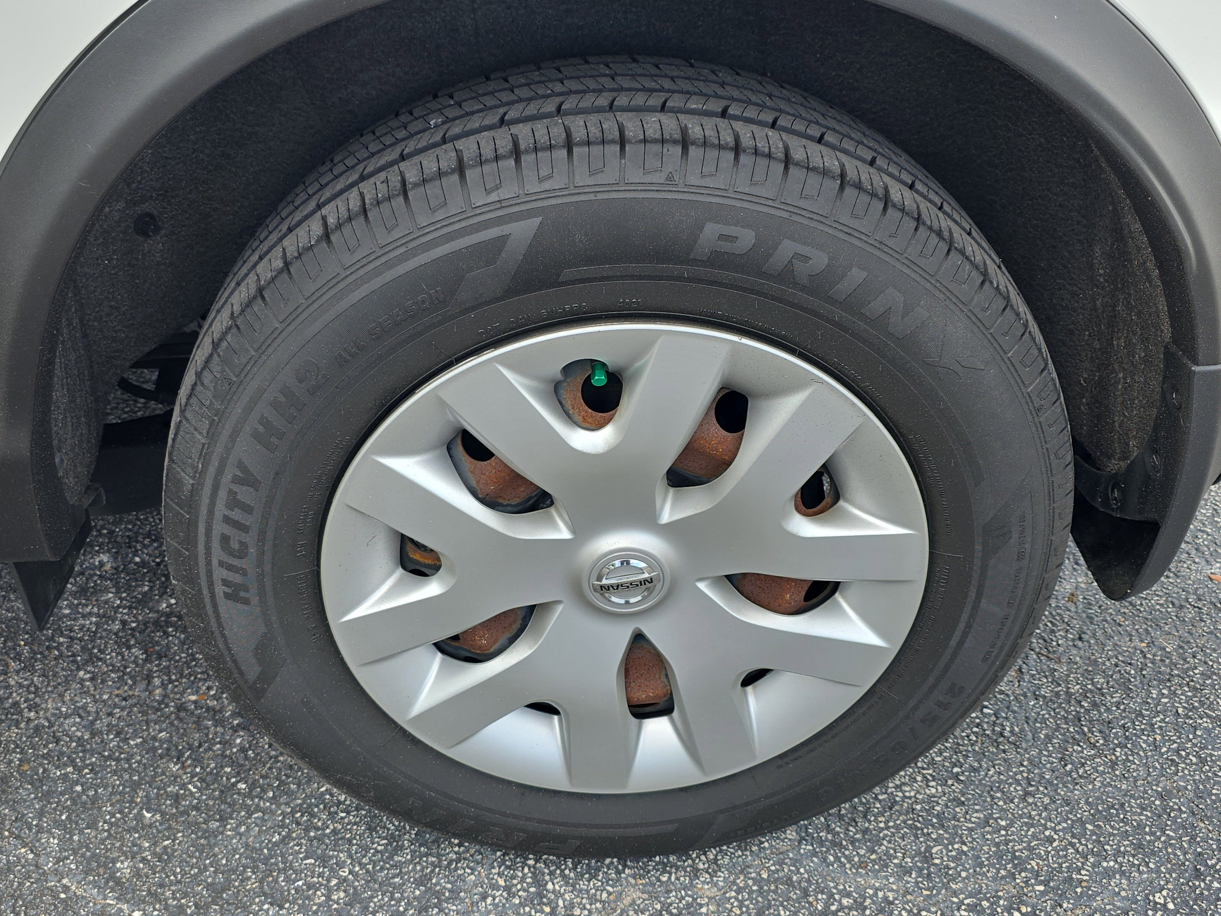 Used 2020 Nissan Rogue Sport S image 11