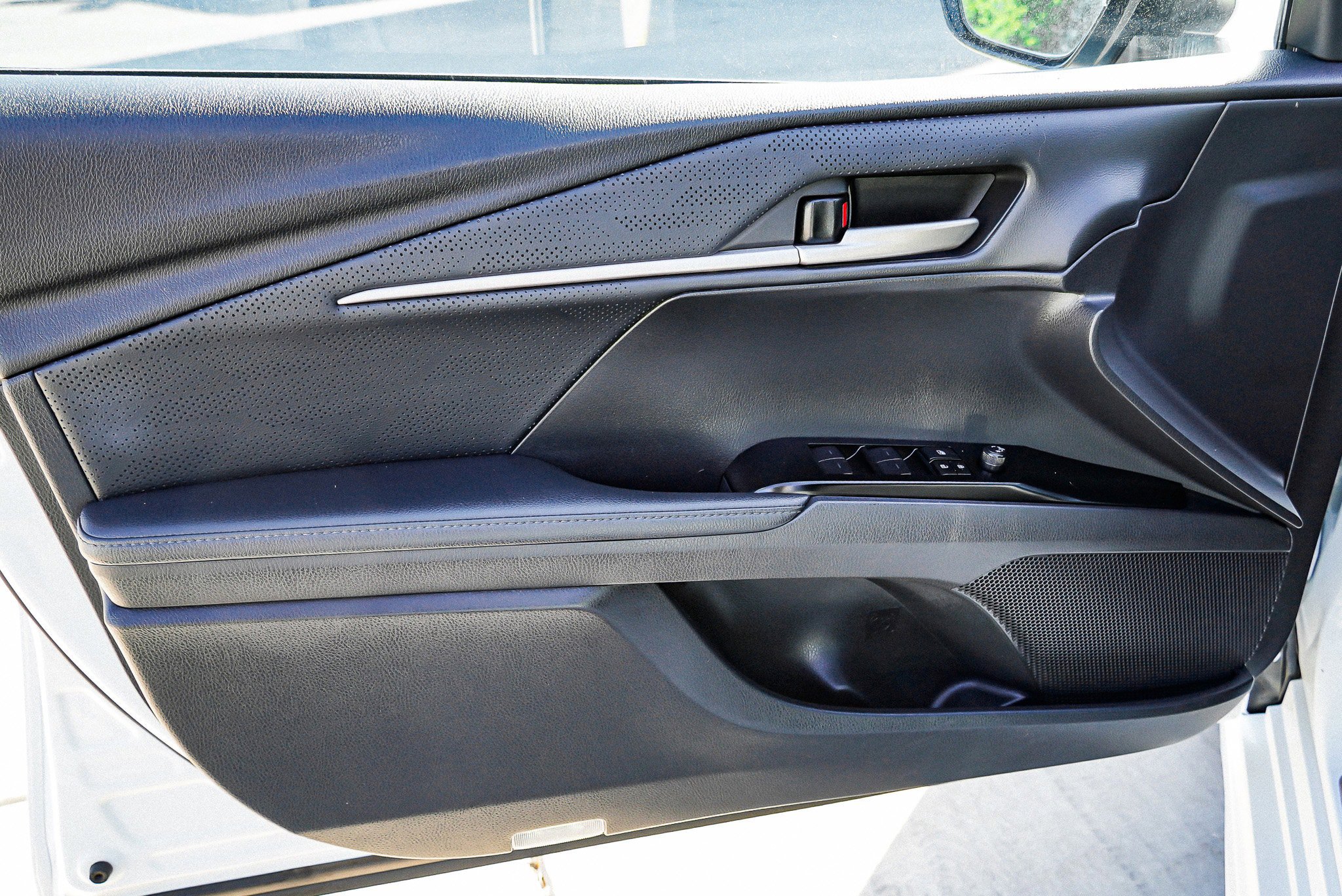 Used 2025 Toyota Camry XSE FWD image 20