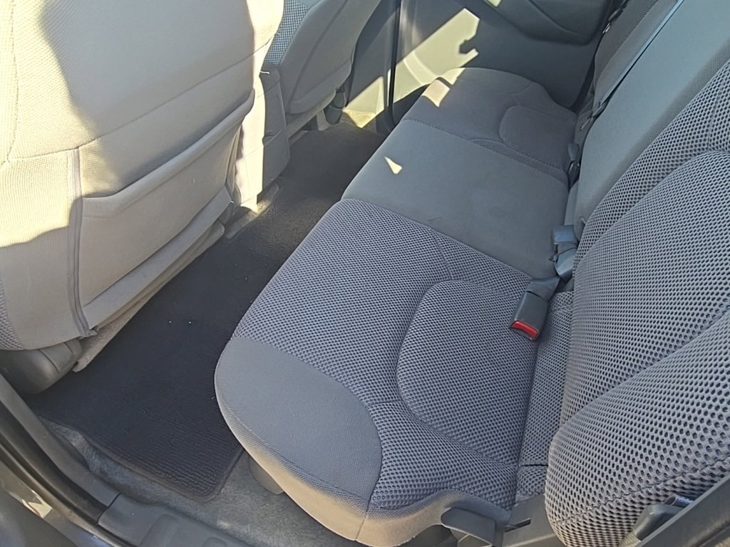 Used 2018 Nissan Frontier SV RWD image 11