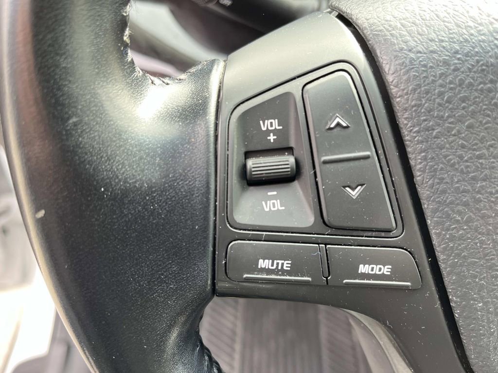 Used 2015 Kia Sorento LX image 29