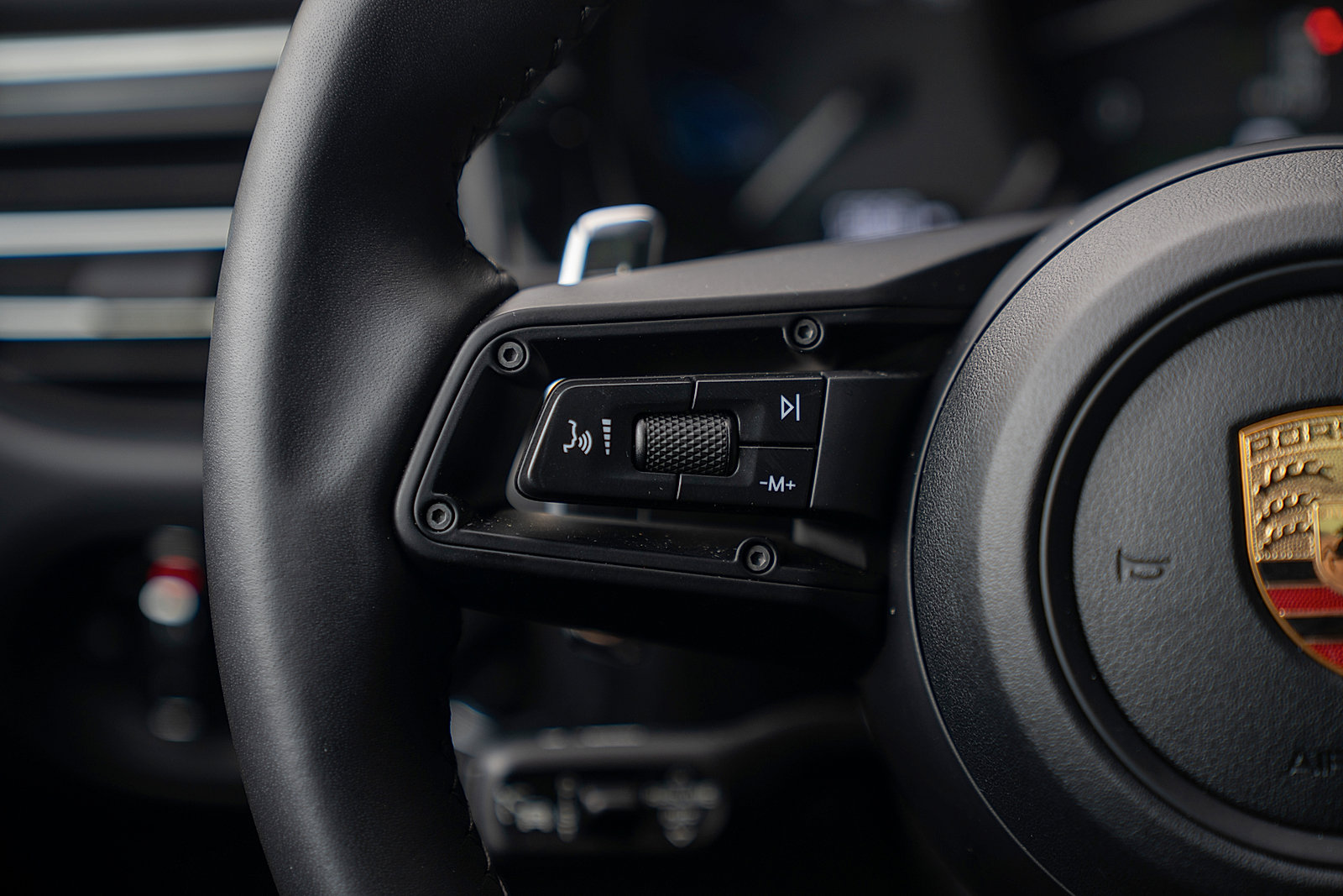 Certified 2026 Porsche Macan Turbo image 7