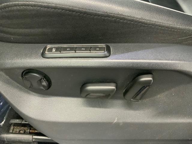 Used 2019 Volkswagen Tiguan SEL Premium image 13