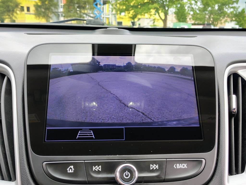 Used 2022 Chevrolet Malibu LT FWD image 23
