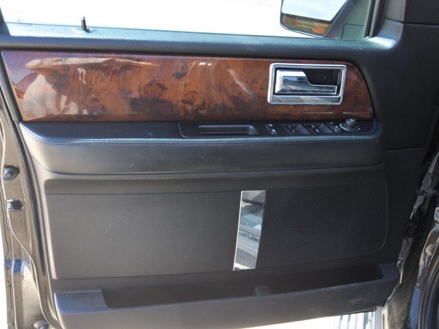 Used 2015 Lincoln Navigator 4WD image 12