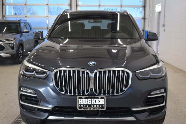 Used 2021 BMW X5 xDrive40i w/ Premium Package AWD/4WD image 3