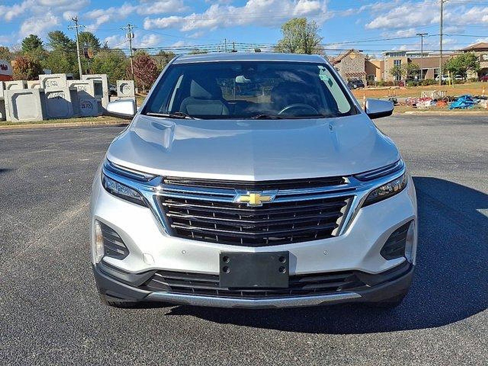 Used 2022 Chevrolet Equinox LT image 2
