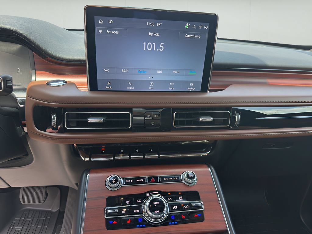 Used 2023 Lincoln Aviator Reserve w/ Elements Package Plus AWD/4WD image 28
