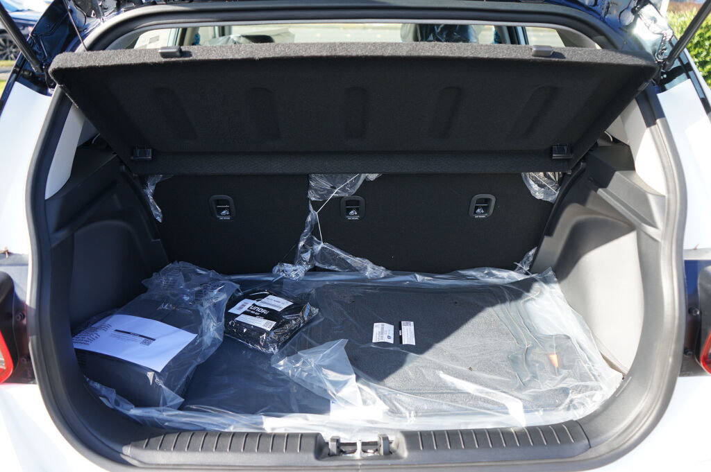 New 2025 Hyundai Venue Limited FWD image 6
