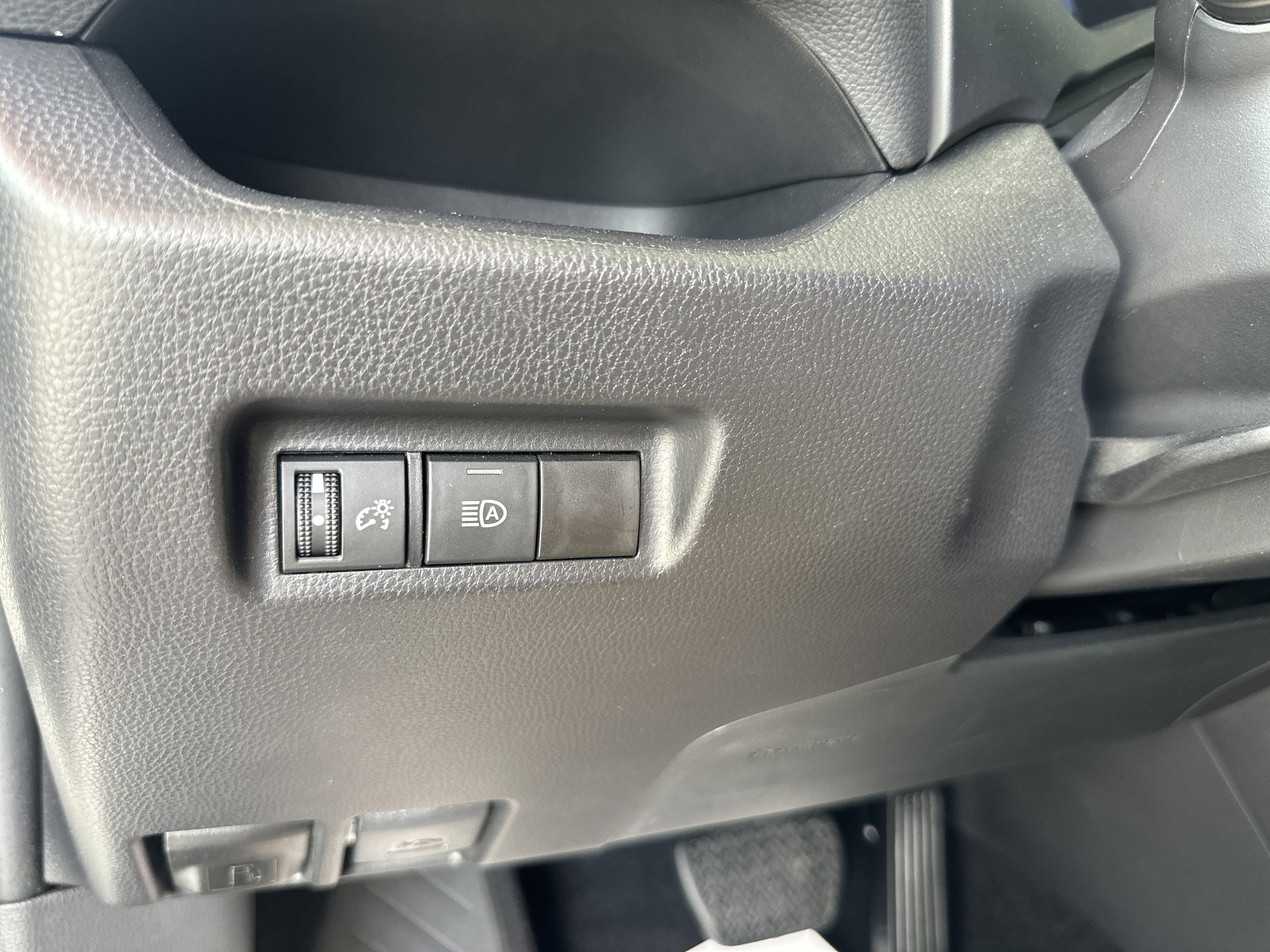 Certified 2025 Toyota RAV4 LE AWD/4WD image 23