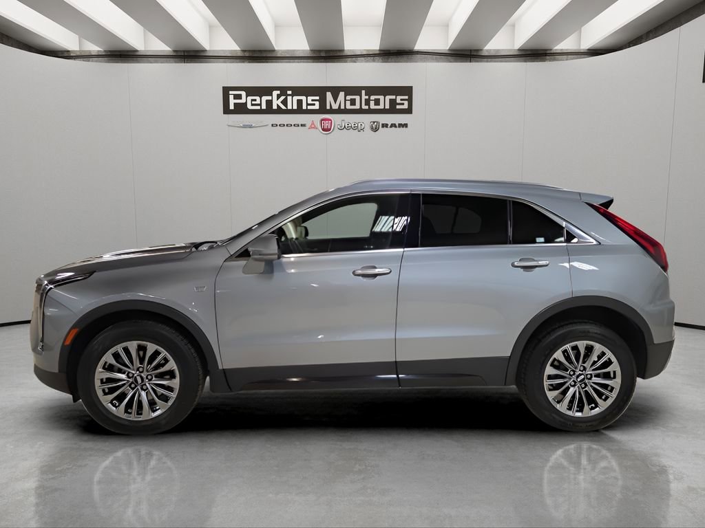 Used 2024 Cadillac XT4 Premium Luxury image 2