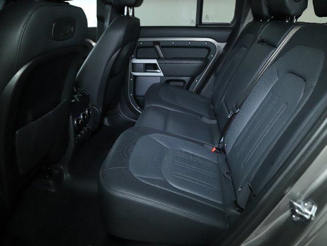 Used 2022 Land Rover Defender 110 X-Dynamic HSE AWD/4WD image 27