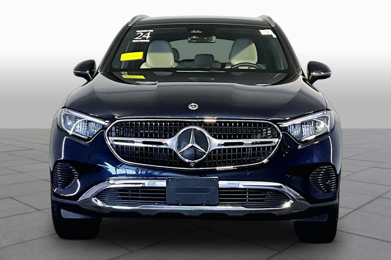 Used 2024 Mercedes-Benz GLC 300 4MATIC image 4