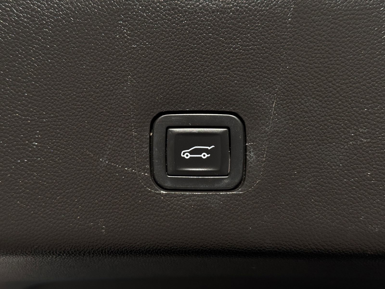 Used 2019 Chevrolet Traverse LT image 35