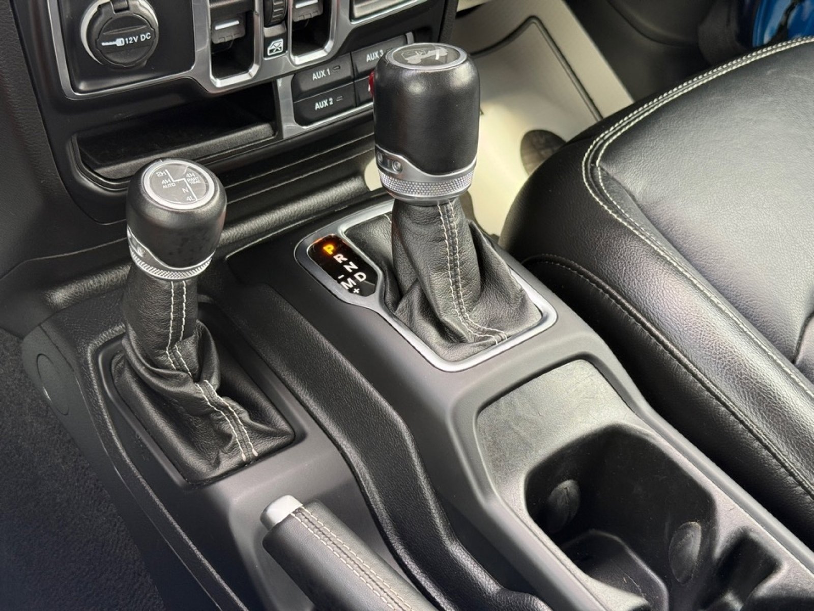Used 2021 Jeep Wrangler Unlimited Sahara w/ Dual Top Group AWD/4WD image 32