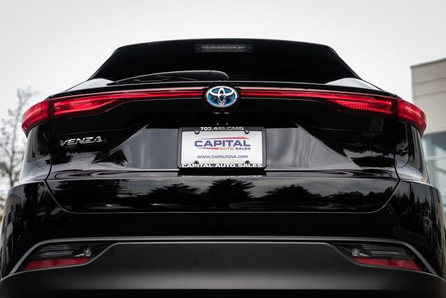 Used 2023 Toyota Venza LE AWD/4WD image 16