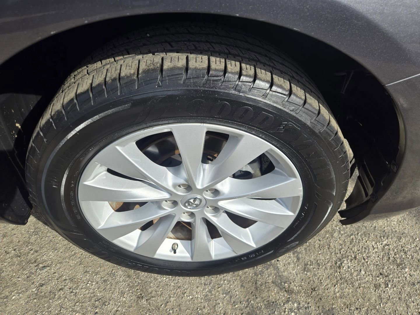 Used 2013 Toyota Venza LE image 29