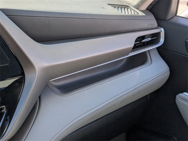 Used 2022 Toyota Highlander XLE image 29