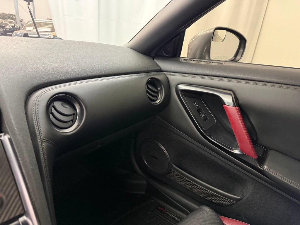 Used 2012 Nissan GT-R Black Edition AWD/4WD image 47