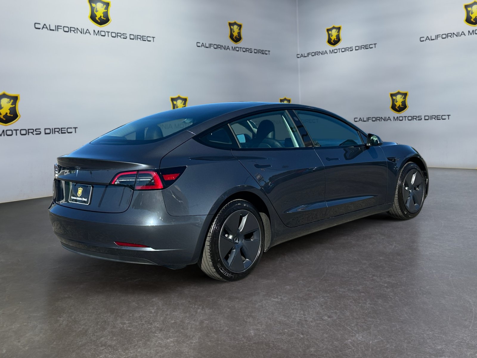 Used 2023 Tesla Model 3 Standard Range RWD image 5