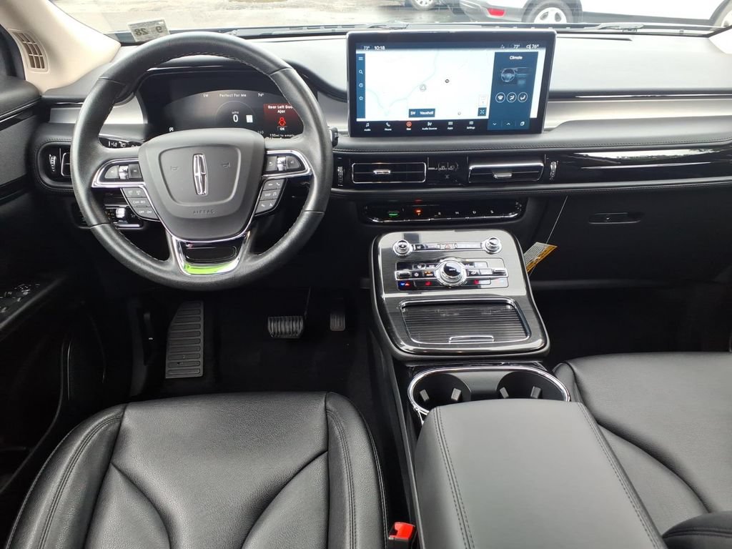 Used 2023 Lincoln Nautilus AWD w/ Premium Package image 6