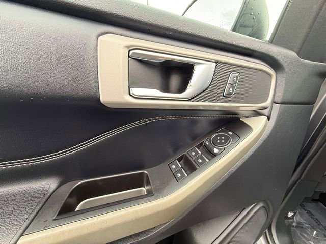 Certified 2021 Ford Explorer XLT w/ Equipment Group 202A image 11