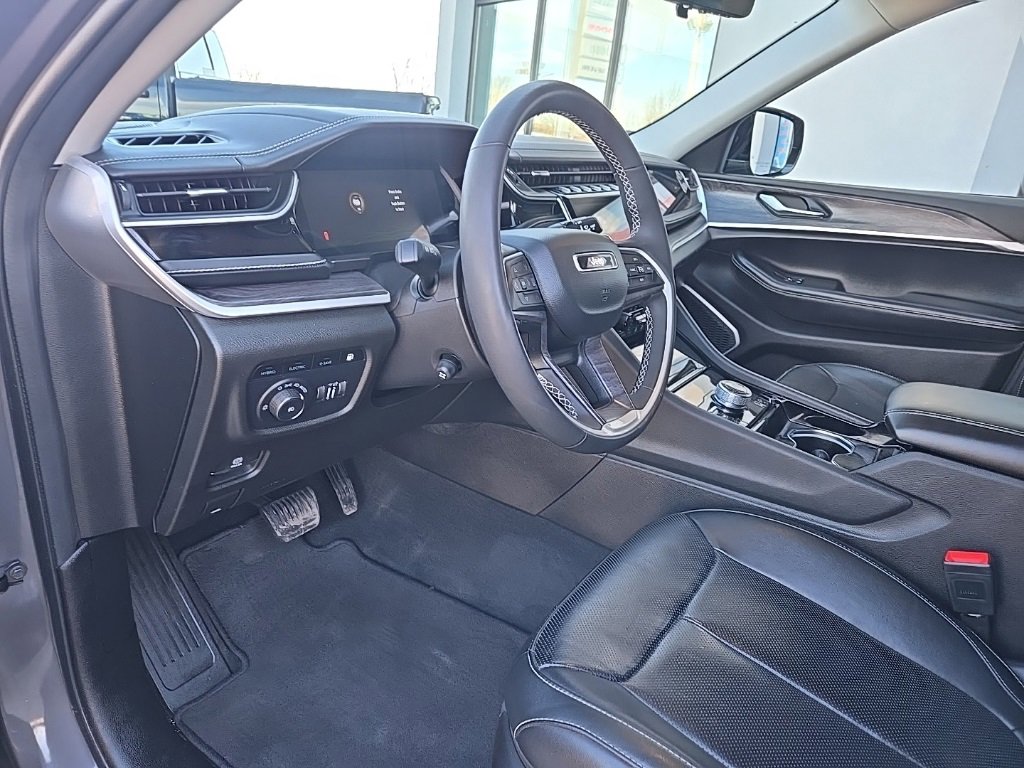 Used 2022 Jeep Grand Cherokee Limited 4xe w/ Luxury Tech Group II image 37