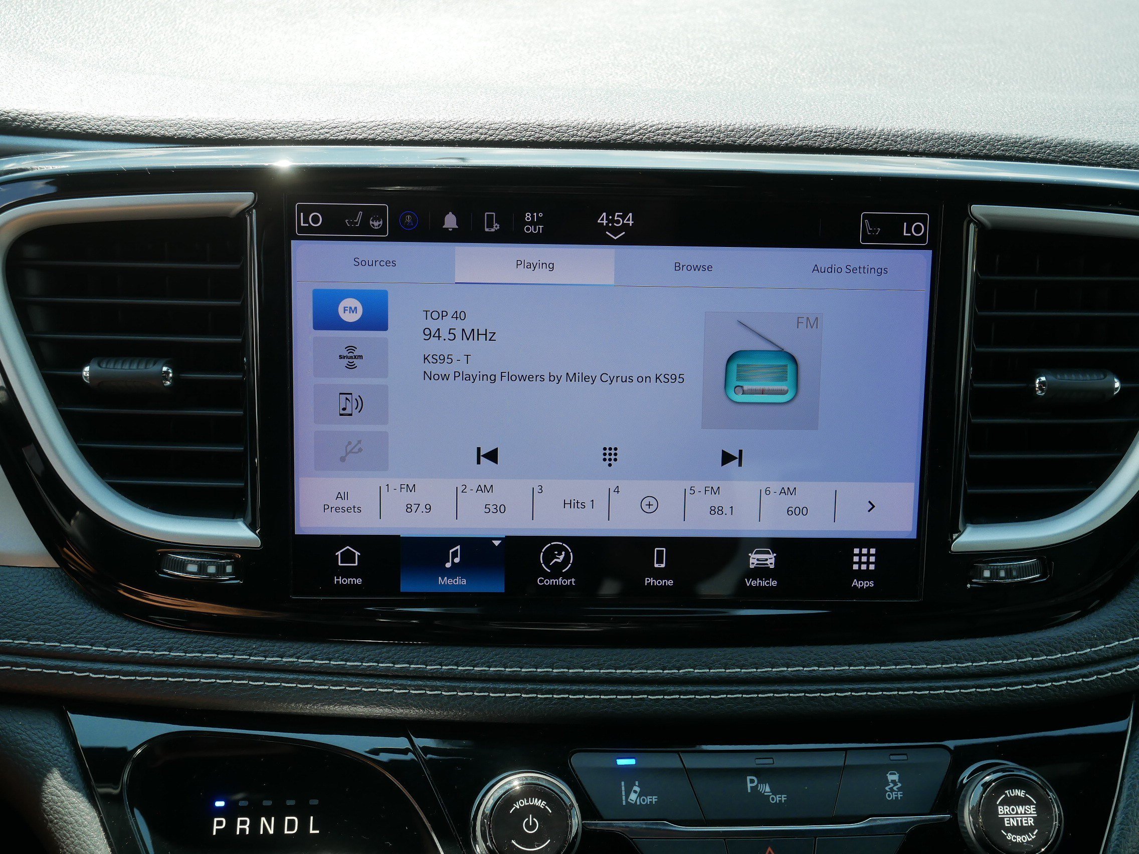 Used 2023 Chrysler Pacifica Touring-L w/ S Appearance Package FWD image 22