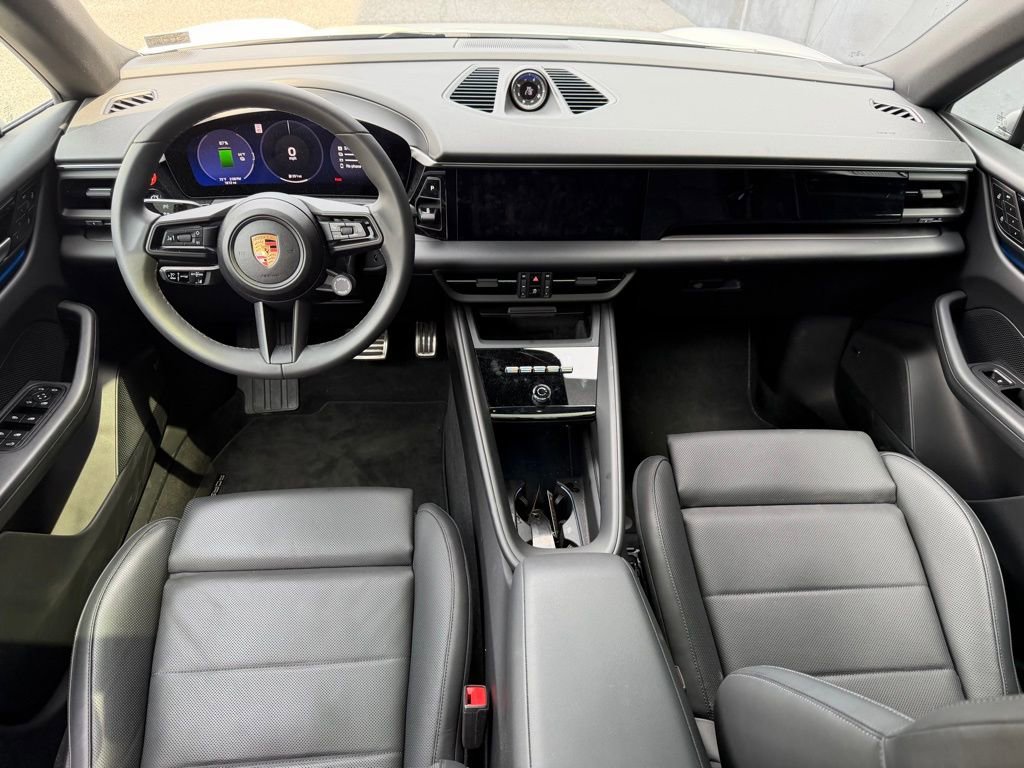 New 2025 Porsche Macan 4S Electric image 17