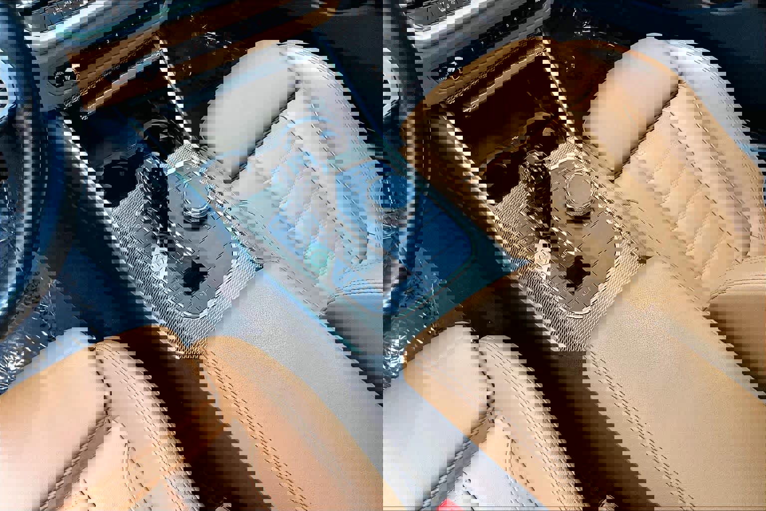 Used 2019 BMW 330i Sedan w/ M Sport Package image 17