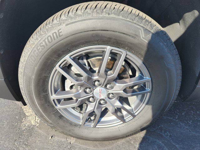 Used 2025 GMC Acadia Elevation image 10