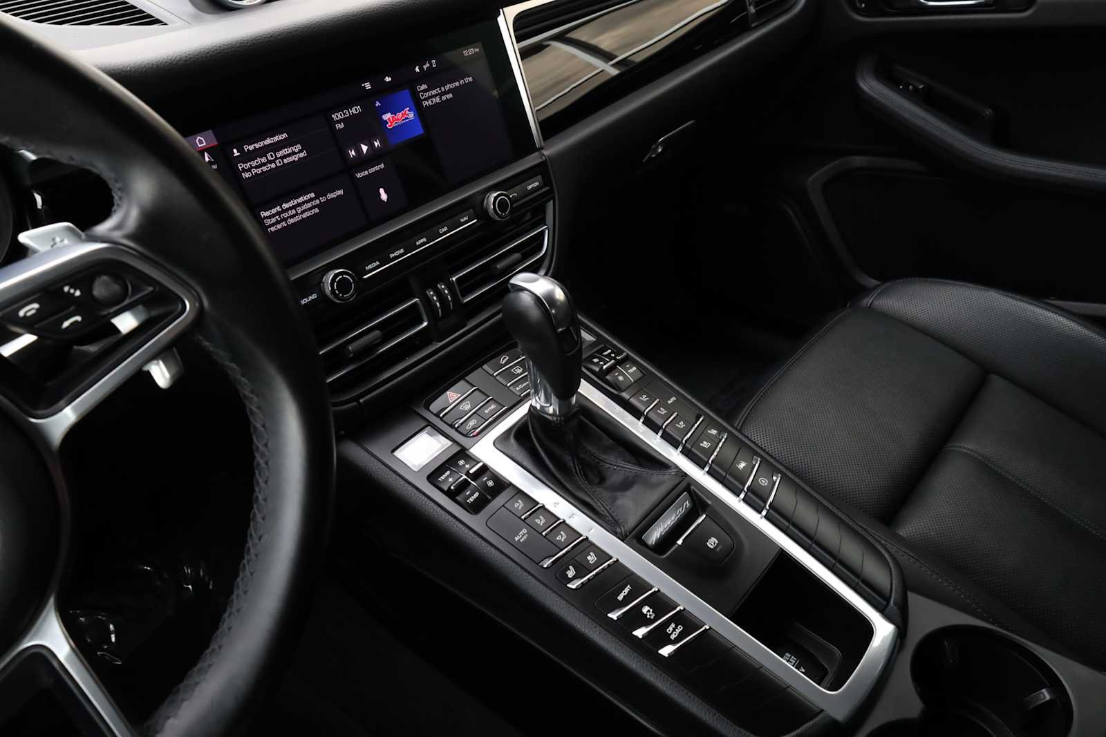 Used 2021 Porsche Macan AWD/4WD image 21