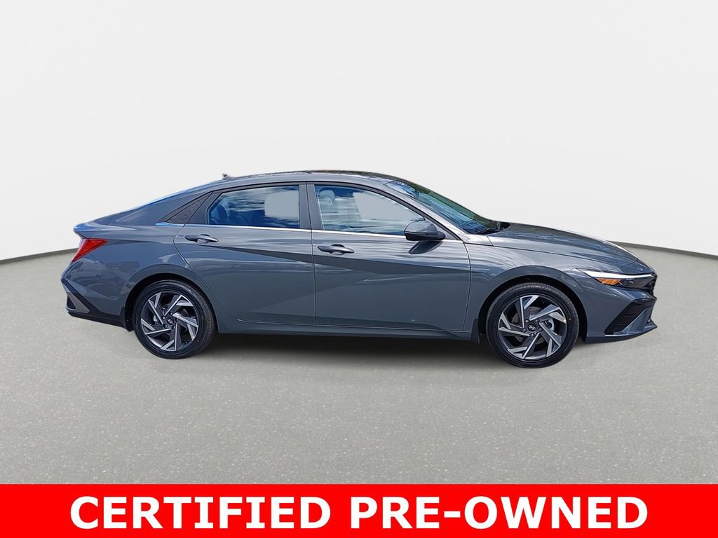 Certified 2025 Hyundai Elantra Limited image 4
