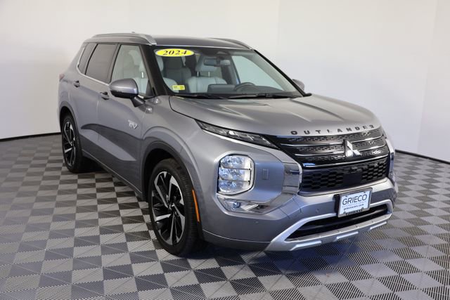 Used 2024 Mitsubishi Outlander SEL image 1