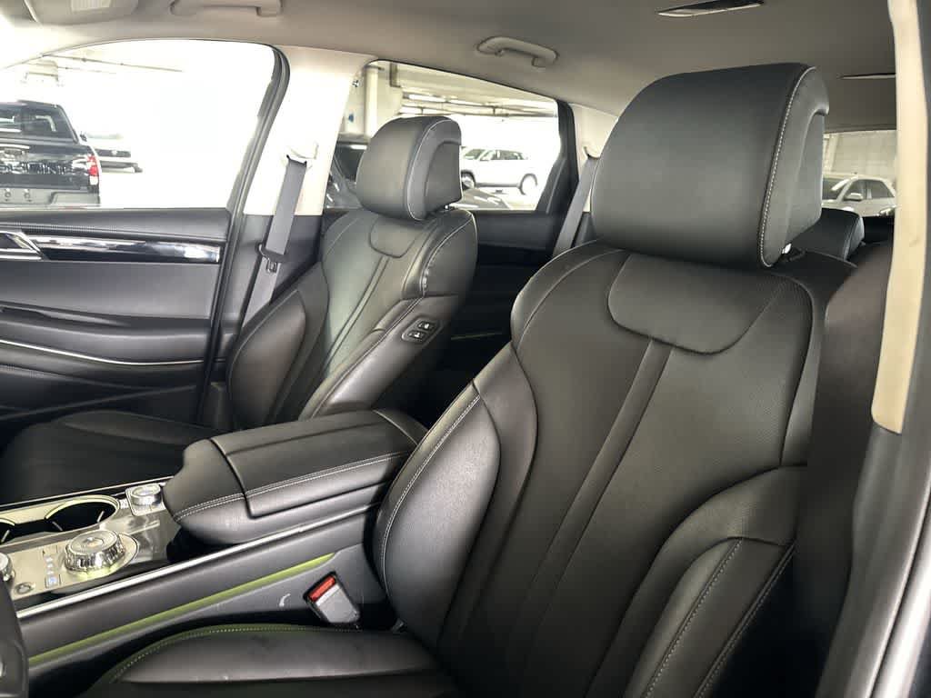 Used 2025 Genesis GV80 2.5T Standard AWD/4WD image 13