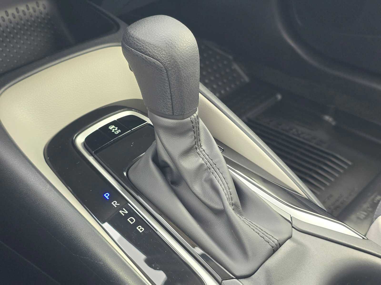 Certified 2026 Toyota Corolla LE FWD image 29