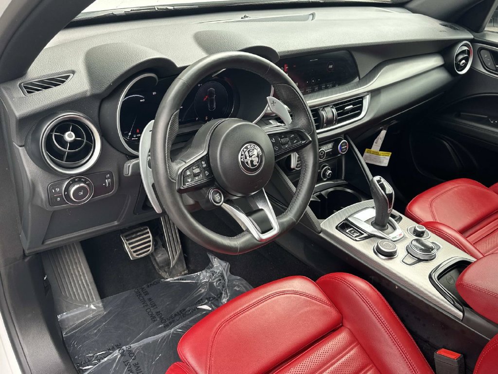 Used 2025 Alfa Romeo Stelvio Sprint w/ Veloce Package AWD/4WD image 2