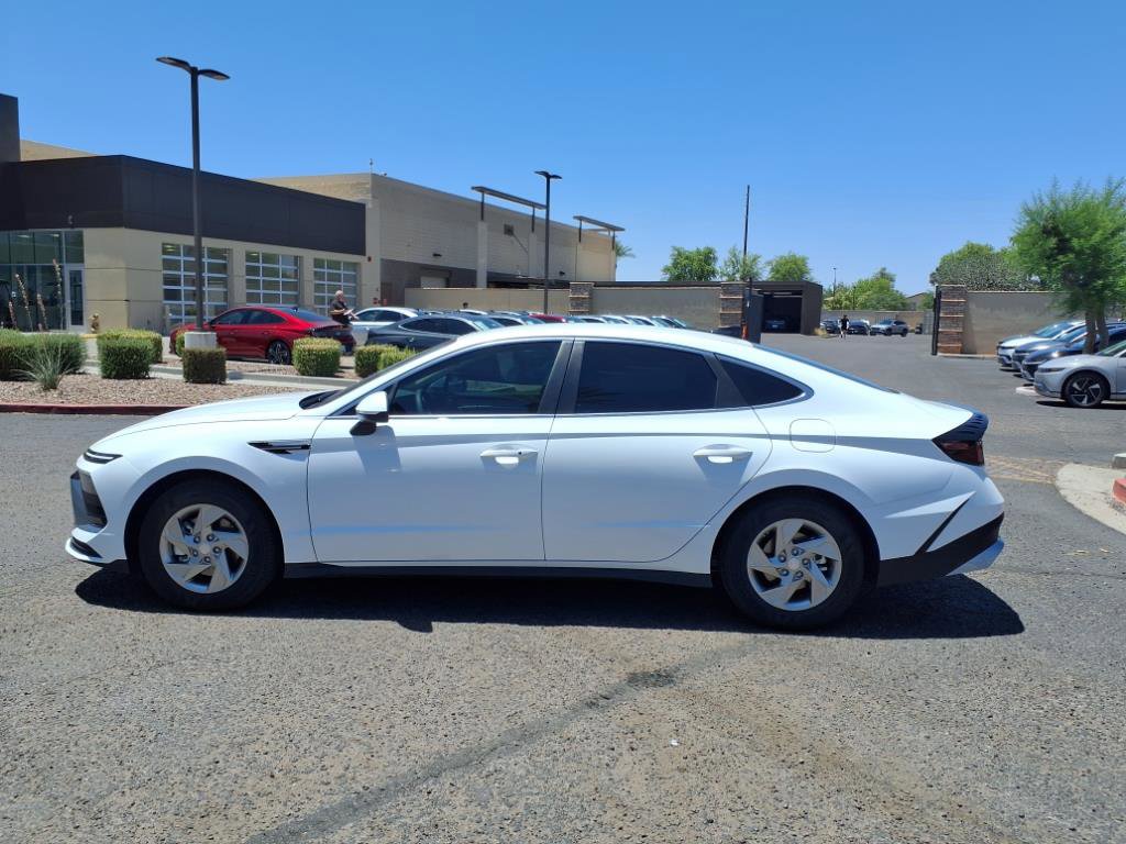 Certified 2025 Hyundai Sonata SE image 3