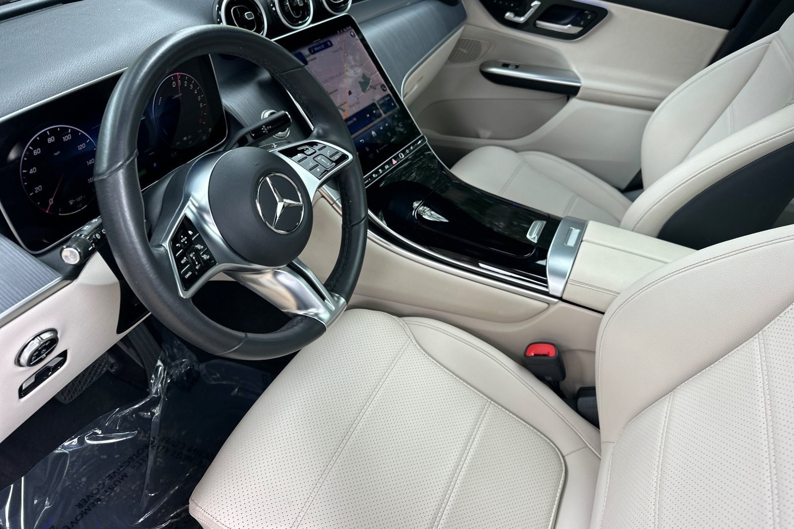 Certified 2025 Mercedes-Benz GLC 350e 4MATIC image 4