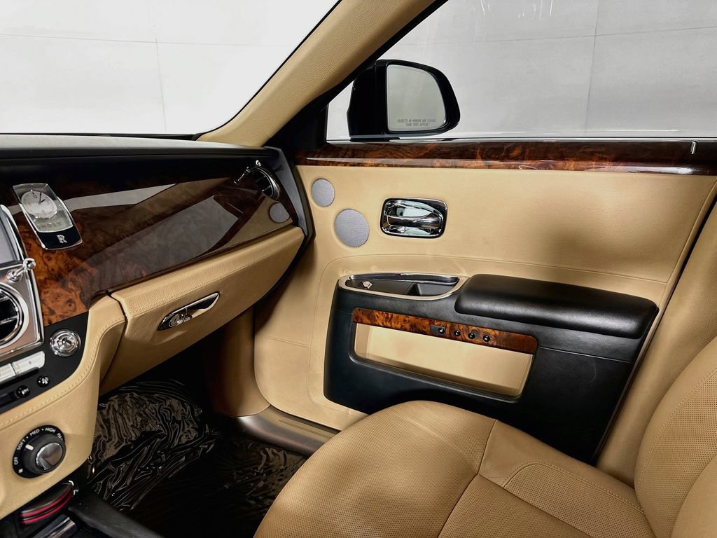 Used 2012 Rolls-Royce Ghost RWD image 16